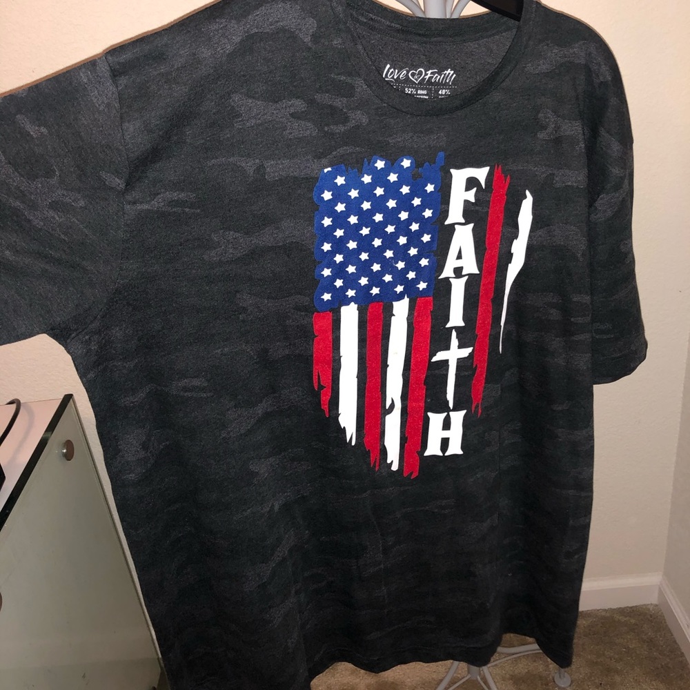 Graphic tee